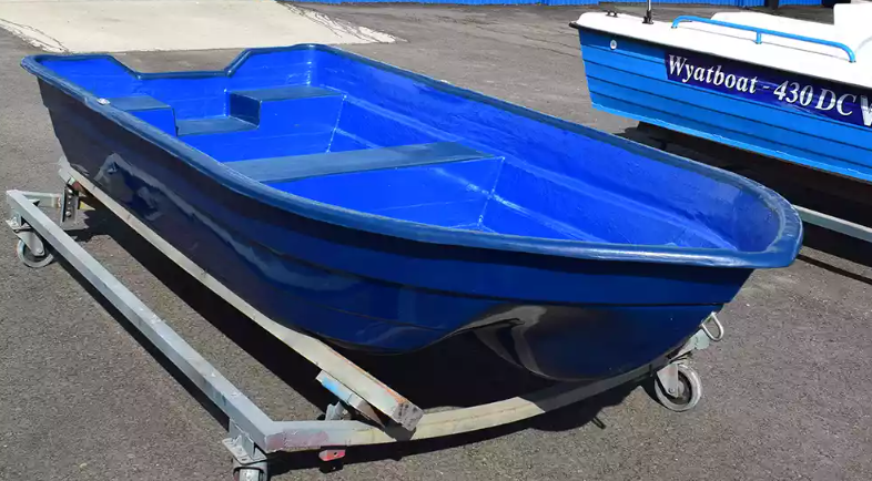 Стеклопластиковая лодка Neman-340 (тримаран) в Перми