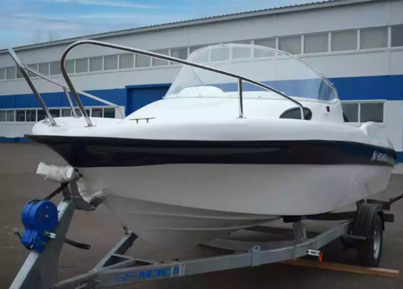 Стеклопластиковый катер Neman-530 с каютой в Перми
