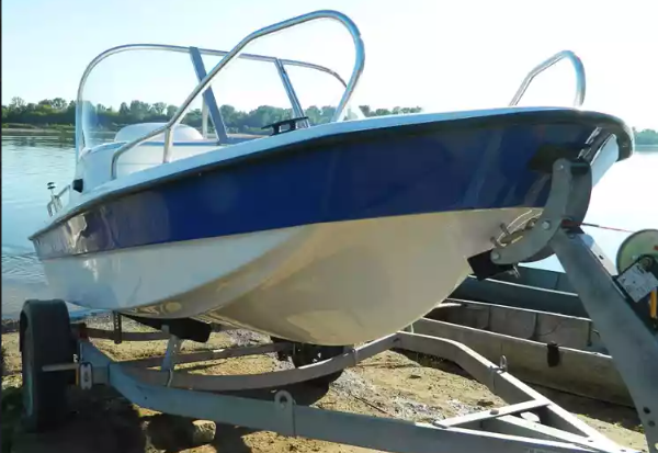 Стеклопластиковый катер Wyatboat-430 DC (тримаран) в Перми