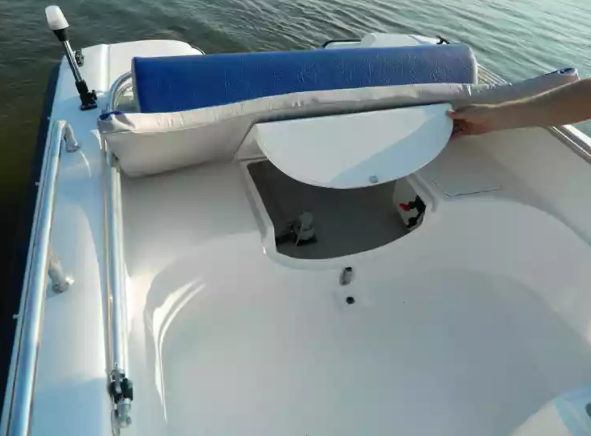 Стеклопластиковый катер Wyatboat-430 M (тримаран) в Перми Стеклопластиковый катер Wyatboat-430 M (тримаран) в Перми