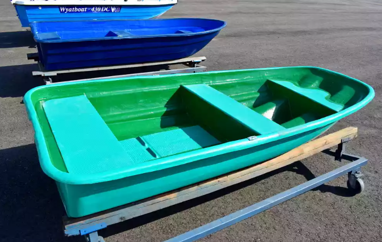 Стеклопластиковая лодка Старт (тримаран) в Перми