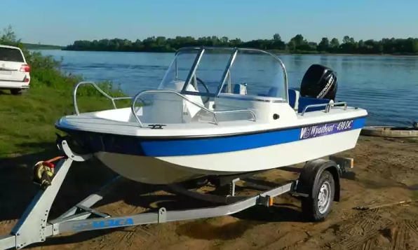 Стеклопластиковый катер Wyatboat-430 DC (тримаран) в Перми