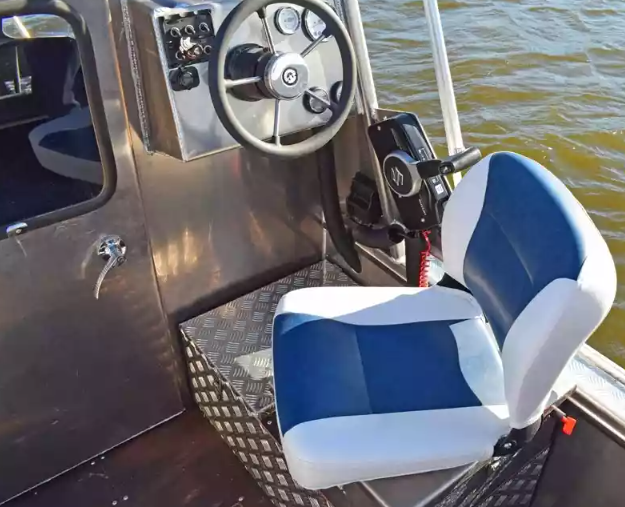 Алюминиевый катер Неман 550 с каютой в Перми