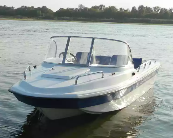 Стеклопластиковый катер Wyatboat-430 M (тримаран) в Перми Стеклопластиковый катер Wyatboat-430 M (тримаран) в Перми
