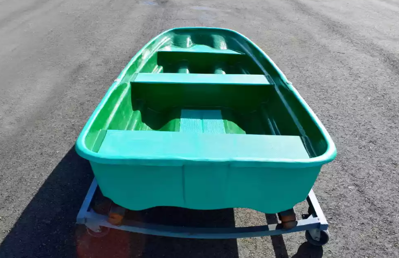 Стеклопластиковая лодка Старт (тримаран) в Перми