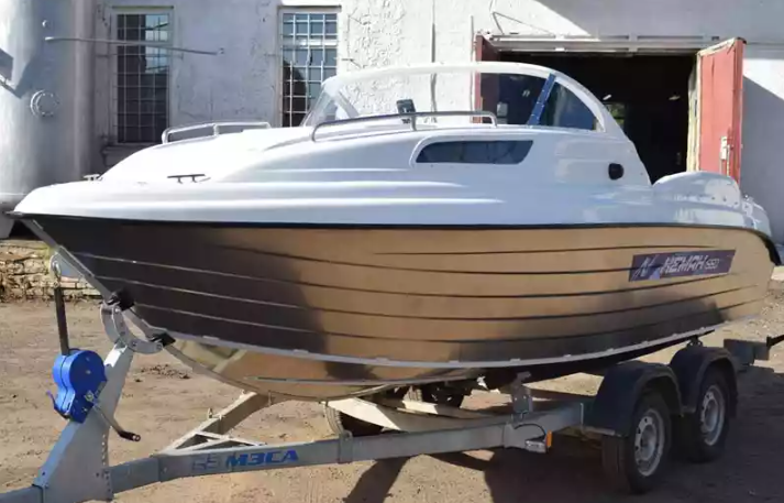 Комбинированный катер Neman-550 с каютой в Перми