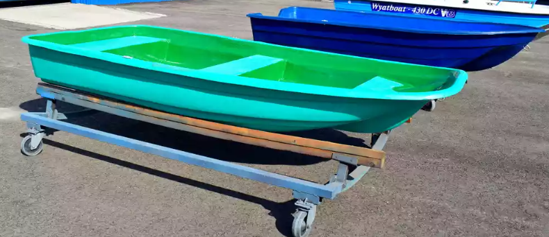 Стеклопластиковая лодка Старт (тримаран) в Перми