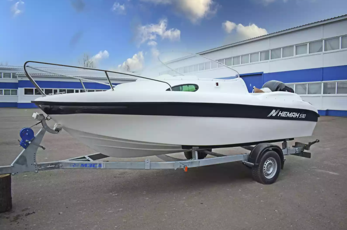 Стеклопластиковый катер Neman-530 с каютой в Перми