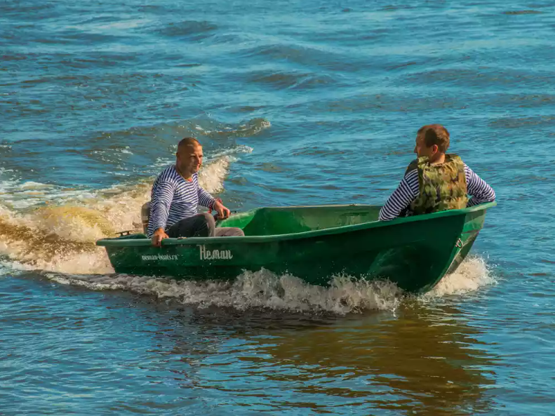 Стеклопластиковая лодка Neman-340 (тримаран) в Перми
