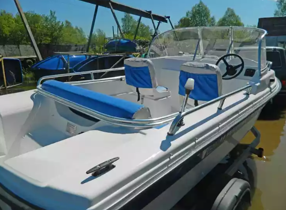 Стеклопластиковый катер Wyatboat-430 M (тримаран) в Перми Стеклопластиковый катер Wyatboat-430 M (тримаран) в Перми