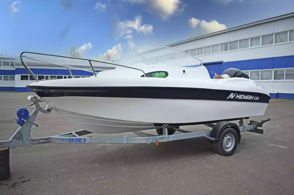 Стеклопластиковый катер Neman-530 с каютой в Перми