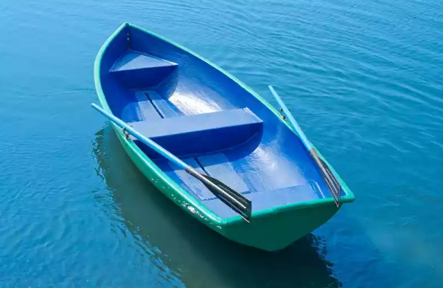 Стеклопластиковая лодка Дельфин в Перми