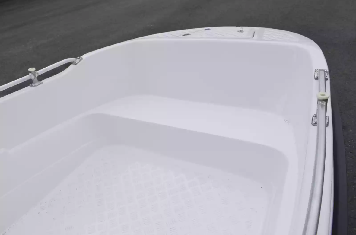 Стеклопластиковая лодка Пингвин New (тримаран) в Перми