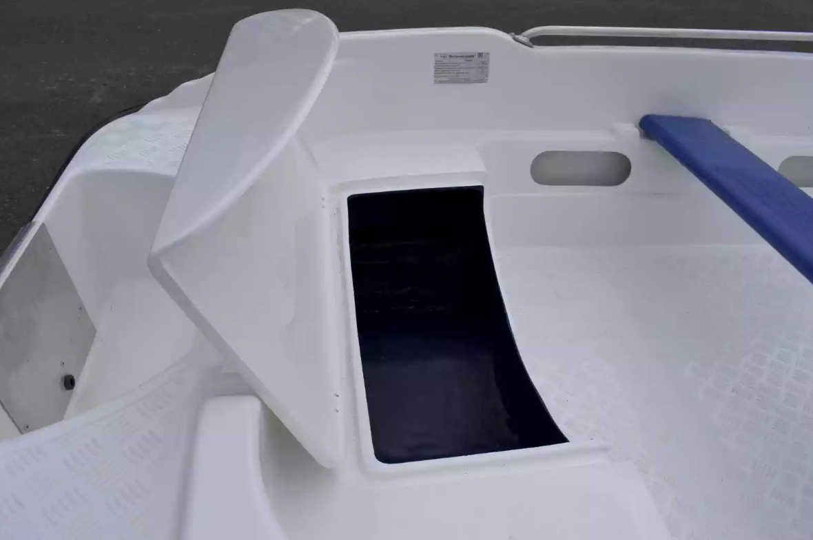 Стеклопластиковая лодка Пингвин New (тримаран) в Перми