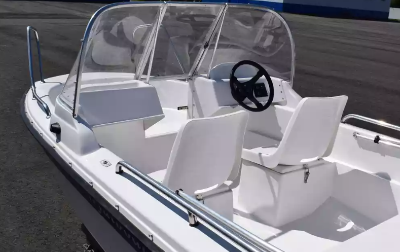 Стеклопластиковый катер Wyatboat-430 DC (тримаран) в Перми