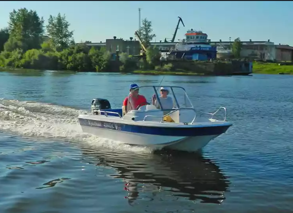 Стеклопластиковый катер Wyatboat-430 DC (тримаран) в Перми