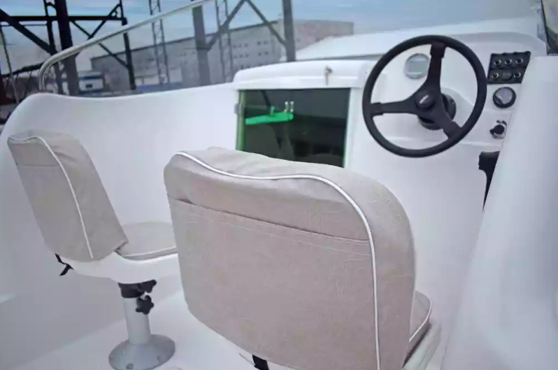 Стеклопластиковый катер Neman-530 с каютой в Перми