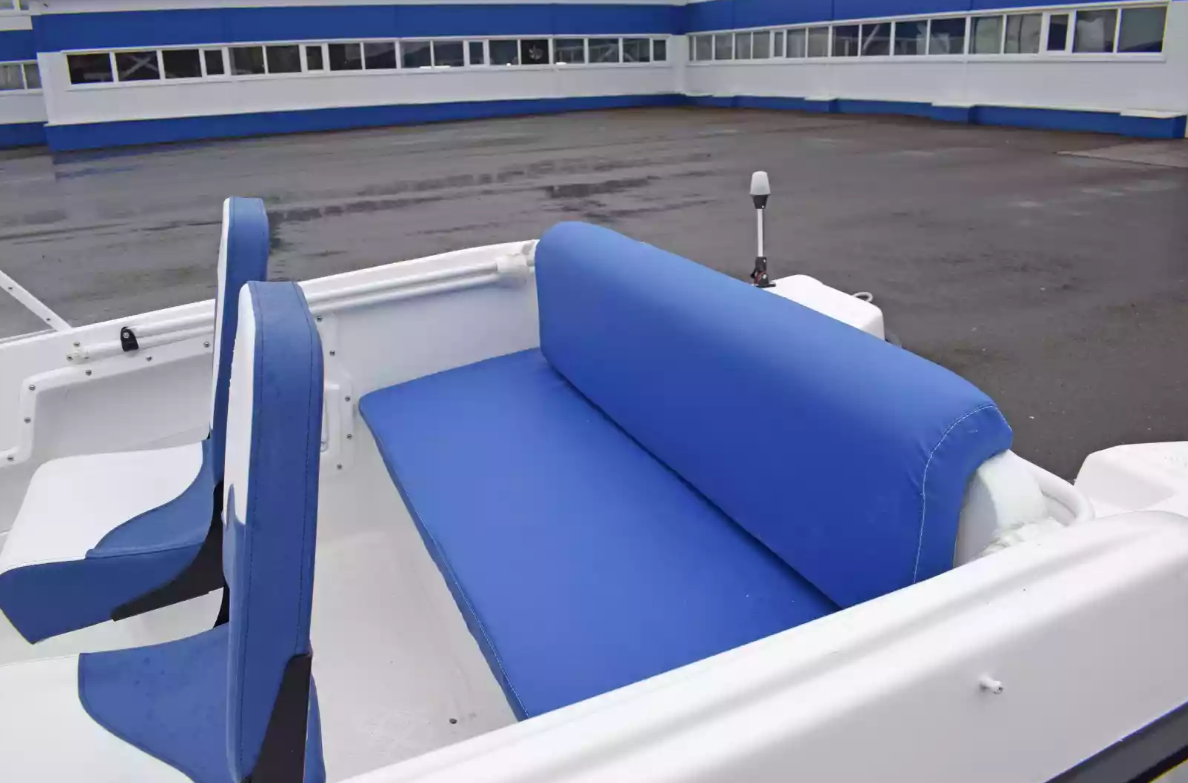 Стеклопластиковый катер Wyatboat-430DCМ (килевая) в Перми