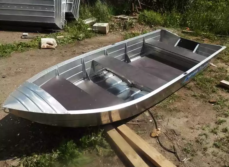 Алюминиевая лодка Вятка-Профи 37 в Перми