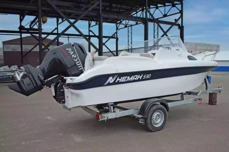 Стеклопластиковый катер Neman-530 с каютой в Перми