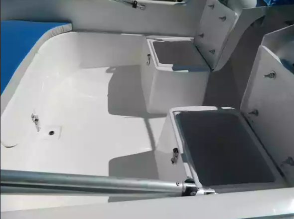 Стеклопластиковый катер Wyatboat-430 M (тримаран) в Перми Стеклопластиковый катер Wyatboat-430 M (тримаран) в Перми