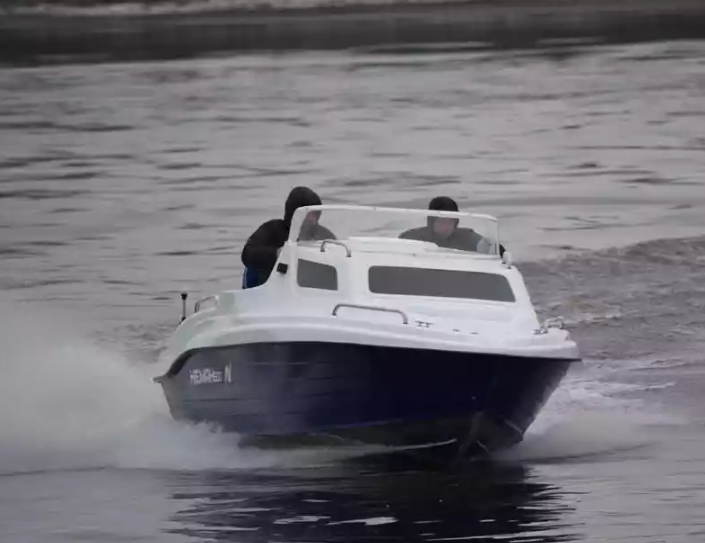 Комбинированный катер Neman-500 с каютой в Перми