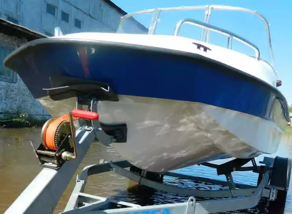 Стеклопластиковый катер Wyatboat-430 M (тримаран) в Перми Стеклопластиковый катер Wyatboat-430 M (тримаран) в Перми