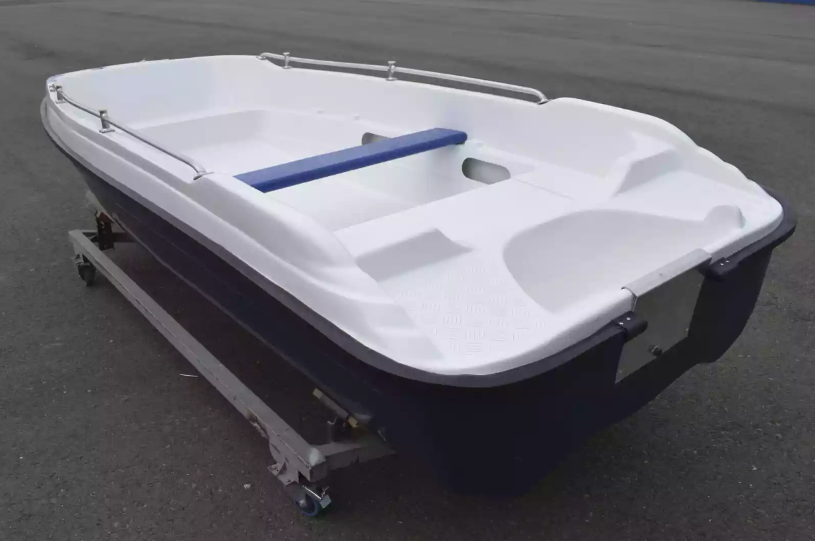 Стеклопластиковая лодка Пингвин New (тримаран) в Перми