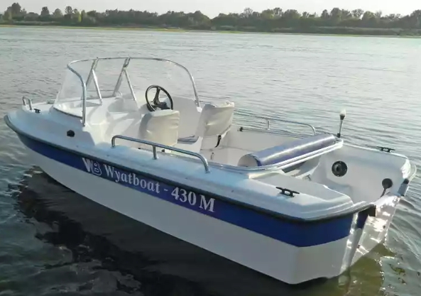 Стеклопластиковый катер Wyatboat-430 M (тримаран) в Перми Стеклопластиковый катер Wyatboat-430 M (тримаран) в Перми