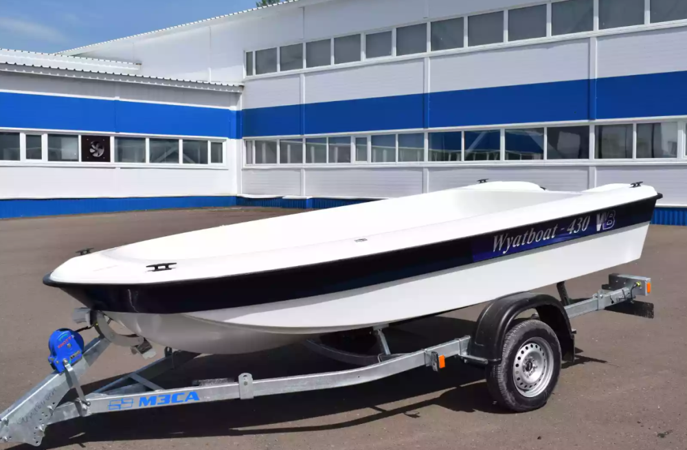 Стеклопластиковая лодка Wyatboat 430 тримаран в Перми