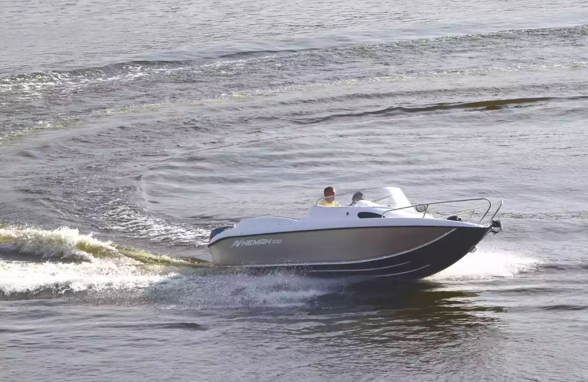 Комбинированный катер Neman-530 с каютой в Перми