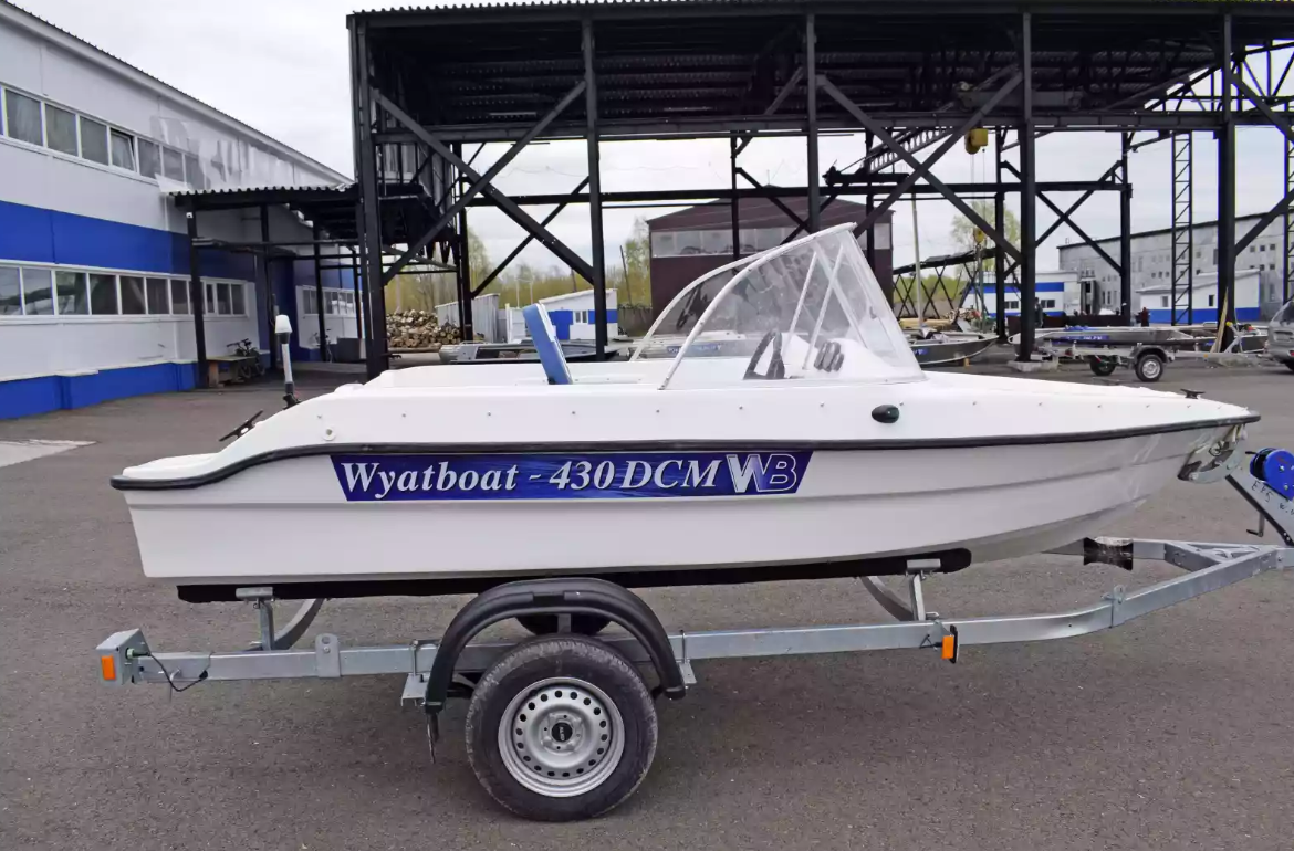 Стеклопластиковый катер Wyatboat-430DCМ (килевая) в Перми
