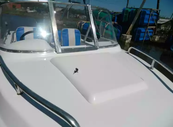 Стеклопластиковый катер Wyatboat-430 M (тримаран) в Перми Стеклопластиковый катер Wyatboat-430 M (тримаран) в Перми