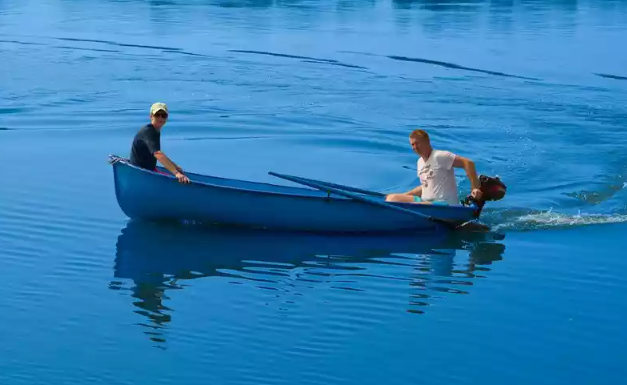 Стеклопластиковая лодка Омуль в Перми