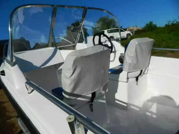 Стеклопластиковый катер Wyatboat-430 DC (тримаран) в Перми