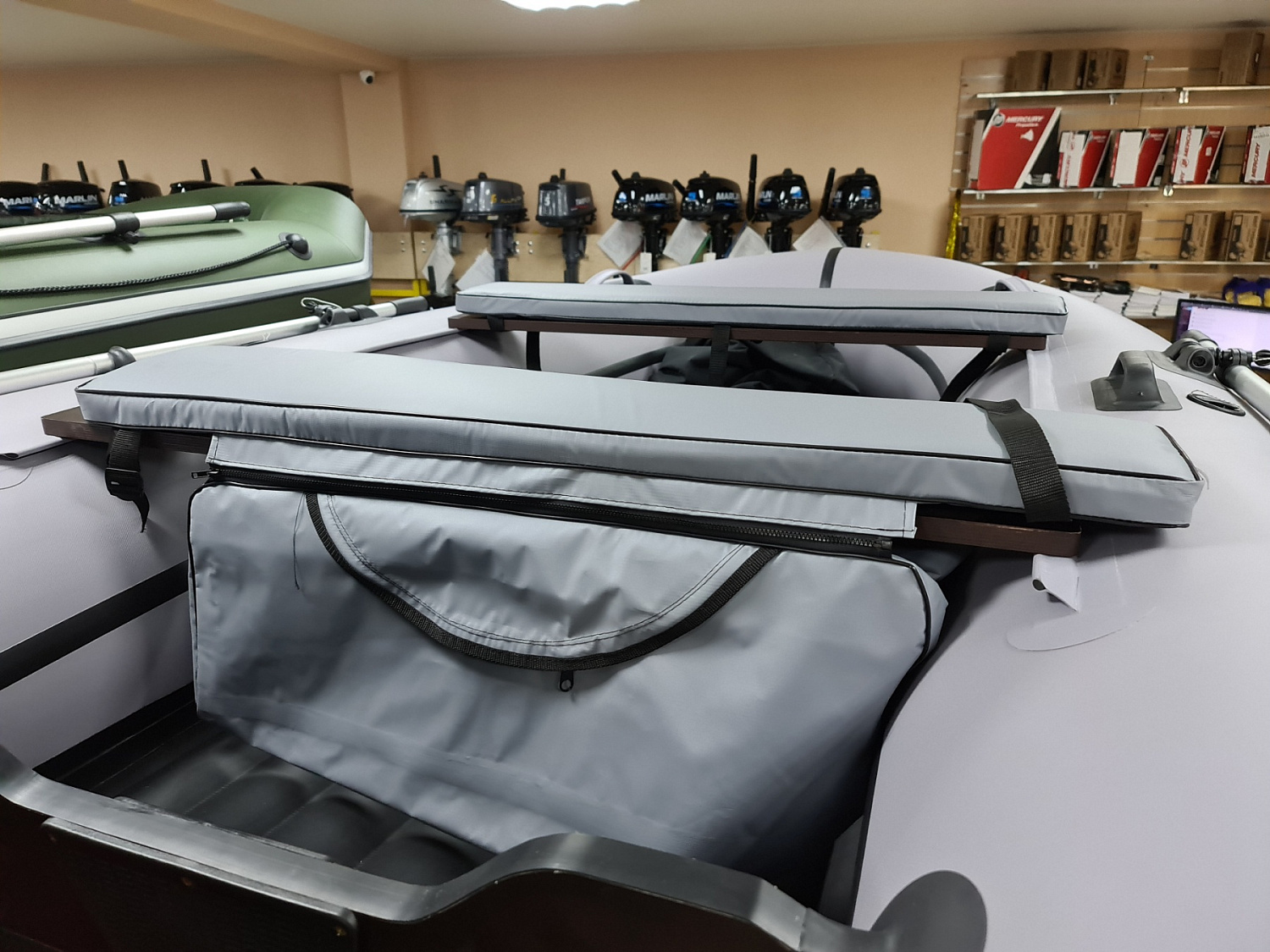 КОМПЛЕКТ МЯГКИХ НАКЛАДОК С СУМКОЙ ДЛЯ ЛОДОК 90Х20 СЕРЫЙ в Перми