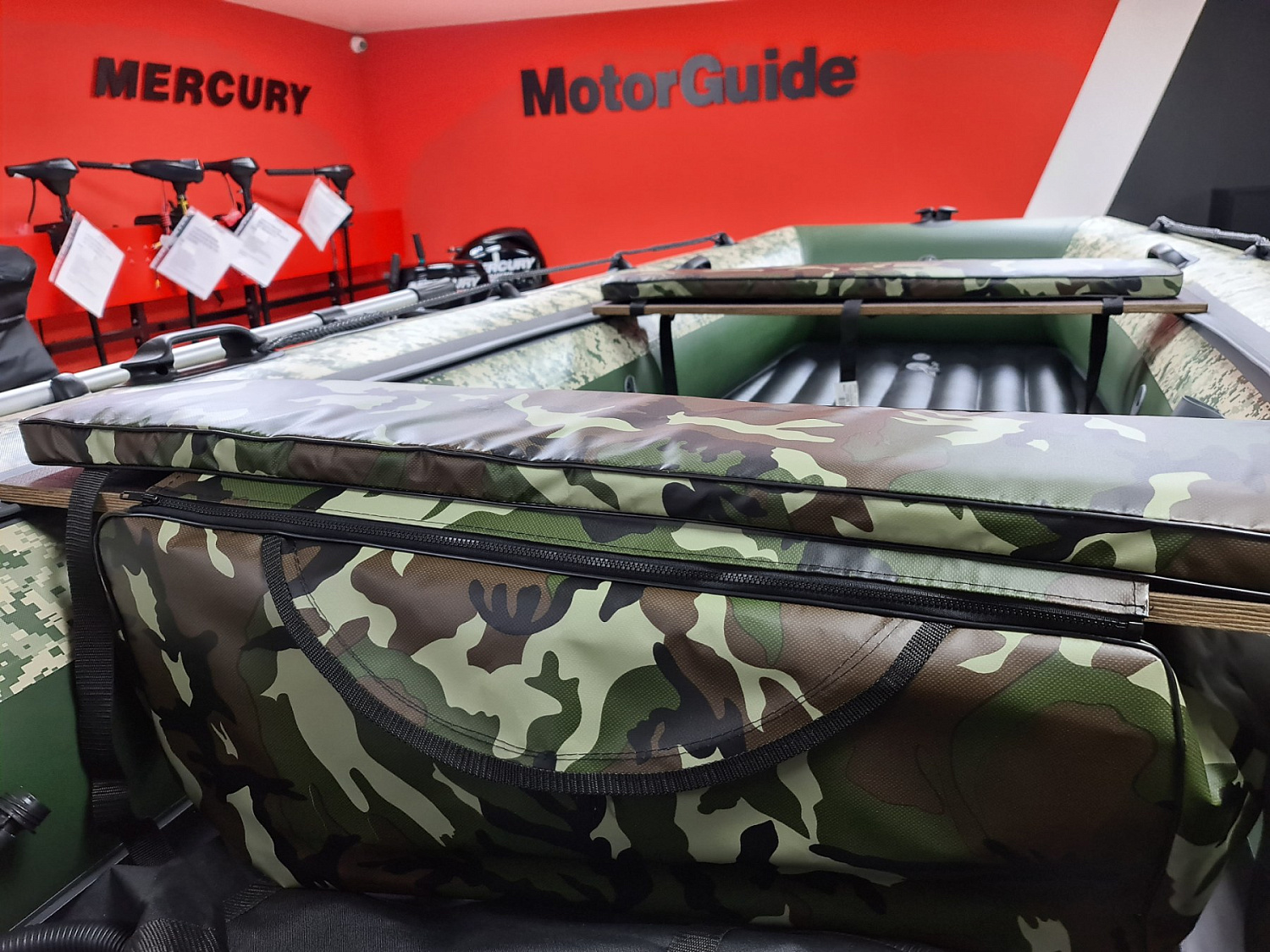 КОМПЛЕКТ МЯГКИХ НАКЛАДОК С СУМКОЙ ДЛЯ ЛОДОК 105Х20 КАМУФЛЯЖ в Перми