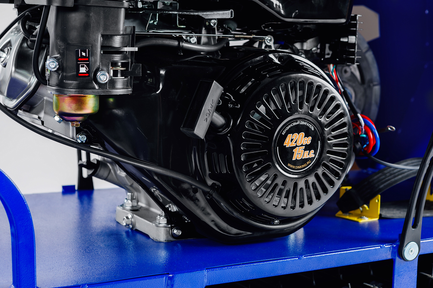 Мотобуксировщик SNOW DOG 17 с эл. запуском (DINKING) в Перми